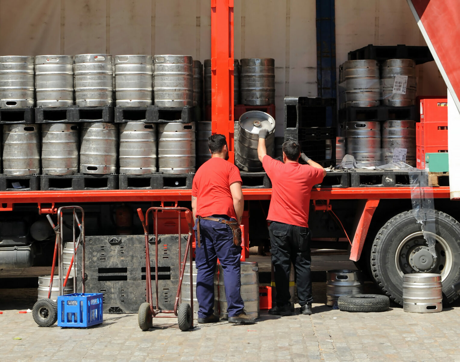 Seville,,Spain, ,Mar,31,,2017:,Deliverers,Of,Beer,Barrils
